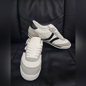 Madden NYC Women's Low Top Casual Sneakers